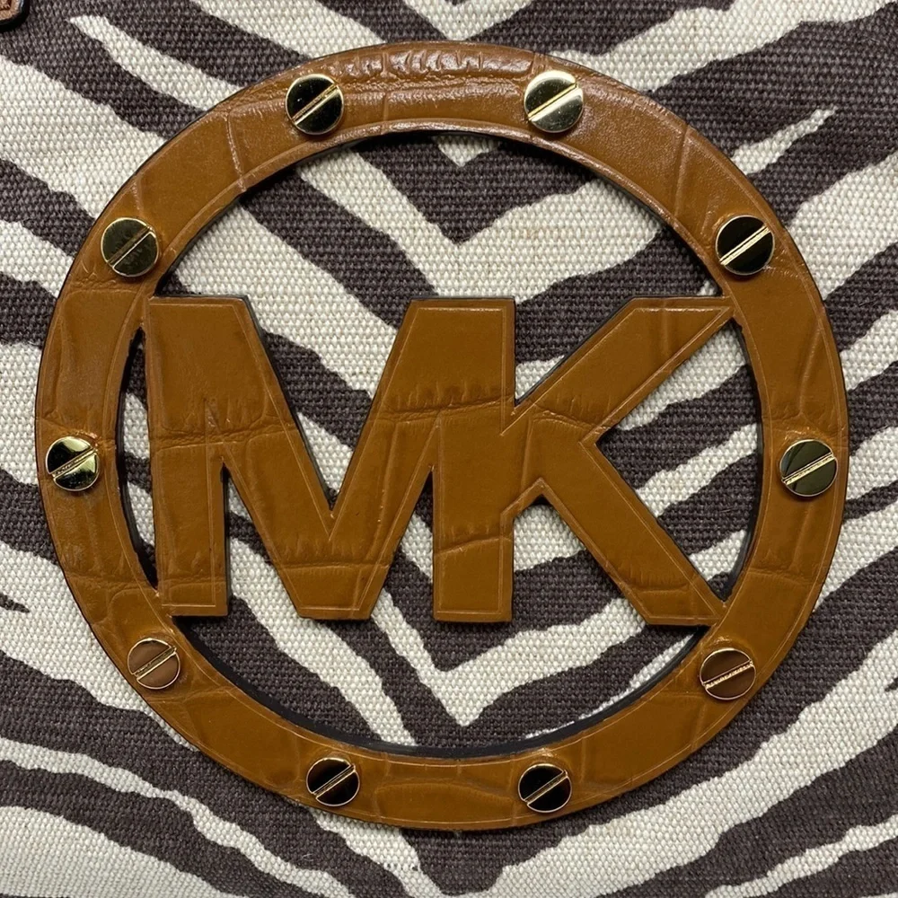 Michael Kors Sutter Canvas Animal Print Tote NEW NWT - Picture 3 of 16